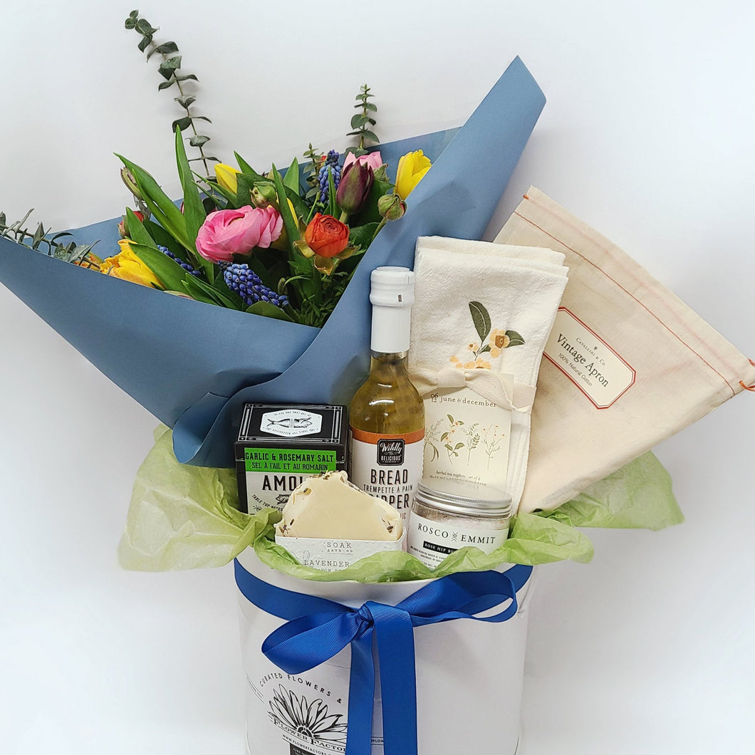 Culinary Gift Box with Fresh Flowers